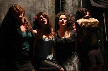 Κάθε Παρασκευή amp Σάββατο από ως από τις Αδέσποτες Σκύλες Το βαλς των βρώμικων δρόμων νο.