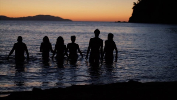 31/10, 21:30 - παράσταση "Hellday 4", ομάδα "atopia"