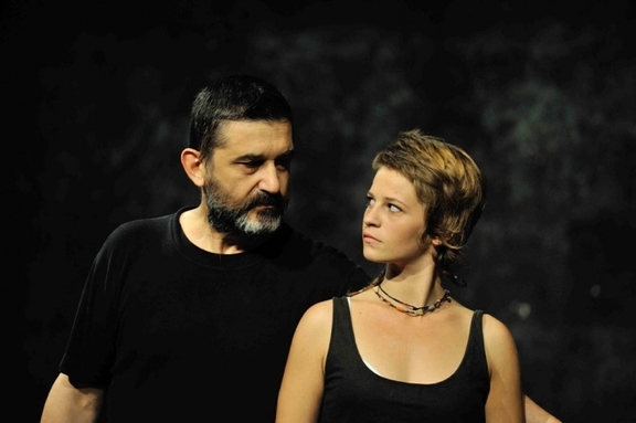 28-29/10, 21:00 – 23:00 Το παιχνίδι των ρόλων του Πιραντέλλο ή κοινώς εξι πρόσωπα ζητούν συγγραφέα