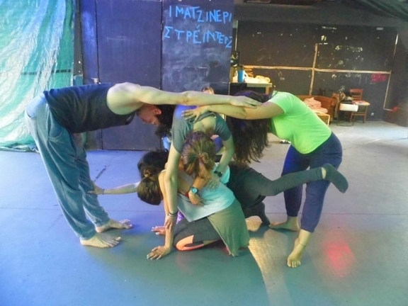 Κυριακή, 13 Νοεμβρίου 2016 Βιωματικό εργαστήρι ελεύθερης έκφρασης &amp; δημιουργικής επικοινωνίας 16.00 -19.00